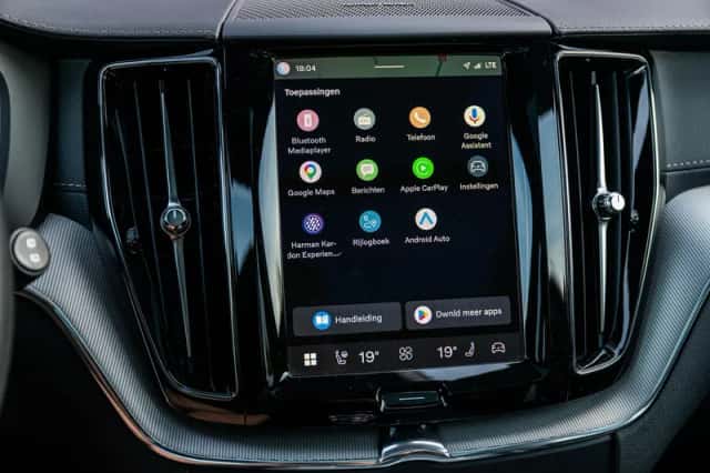 Volvo XC60 (2023) thumbnail 18