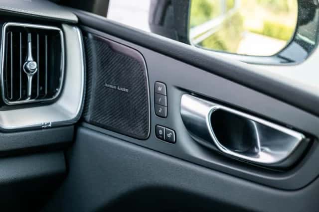 Volvo XC60 (2023) thumbnail 23