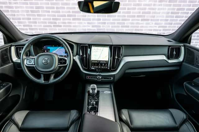 Volvo XC60 (2023) thumbnail 5