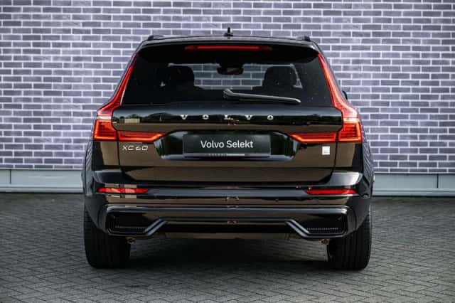 Volvo XC60 (2023) thumbnail 9