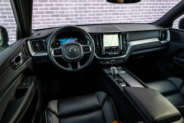 Volvo XC60 (2023) thumbnail 10