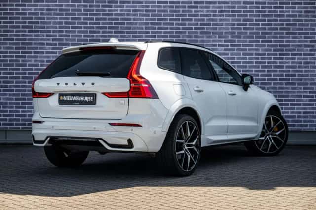 Volvo XC60 (2024) thumbnail 2