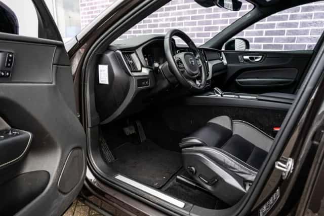 Volvo XC60 (2023) thumbnail 18