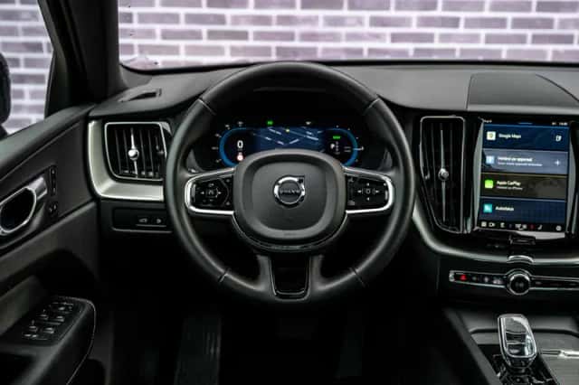 Volvo XC60 (2023) thumbnail 4