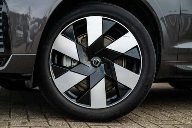 Volvo XC60 (2023) thumbnail 36