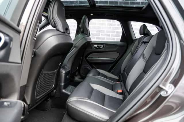 Volvo XC60 (2023) thumbnail 9