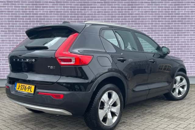 Volvo XC40 (2018) thumbnail 4