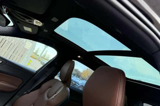 Volvo XC60 (2020) thumbnail 6
