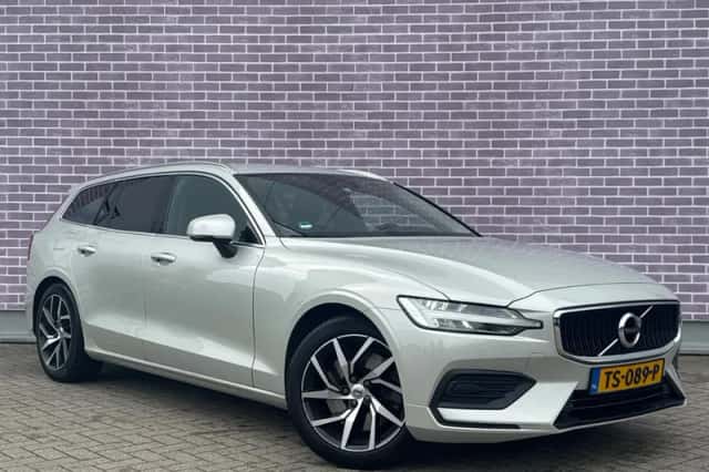 Volvo V60 (2018) thumbnail 3