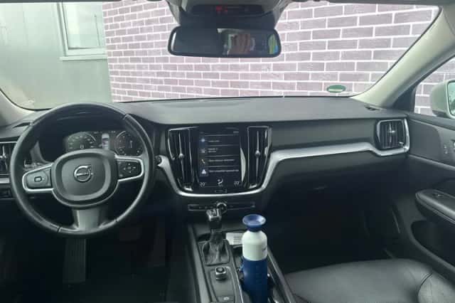 Volvo V60 (2018) thumbnail 5