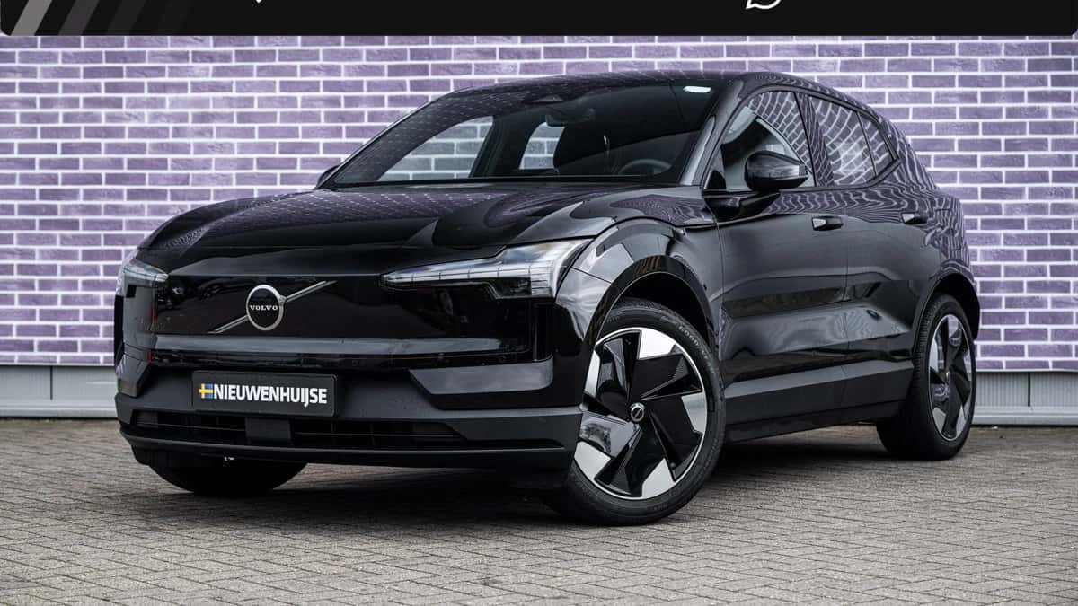 Volvo EX30 — foto 1