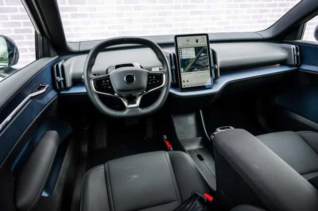 Volvo EX30 (2024) thumbnail 12
