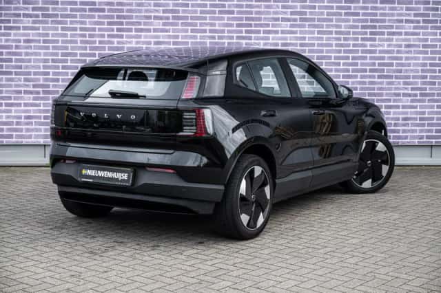 Volvo EX30 (2024) thumbnail 18