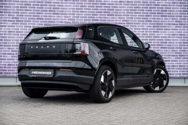 Volvo EX30 (2024) thumbnail 4