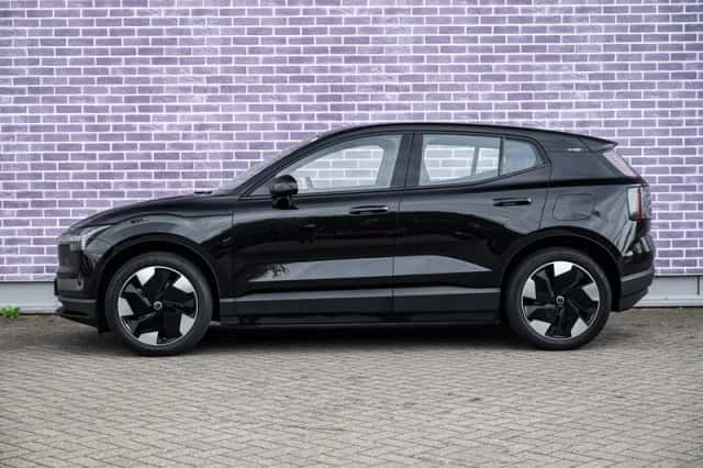 Volvo EX30 (2024) thumbnail 6