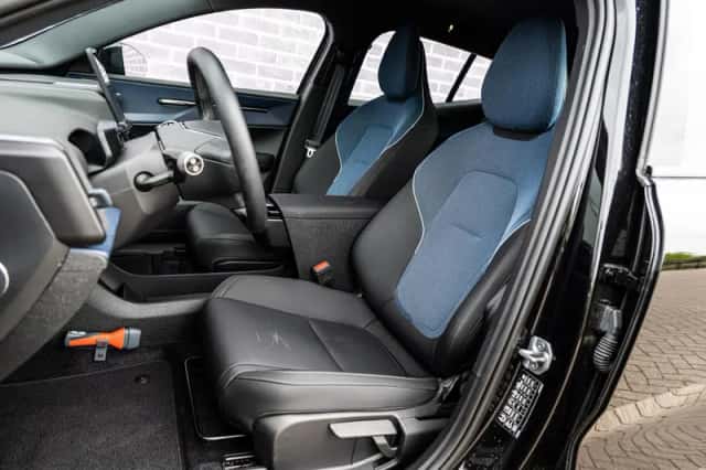 Volvo EX30 (2024) thumbnail 8
