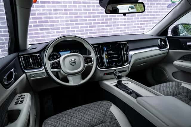 Volvo V60 (2019) thumbnail 13