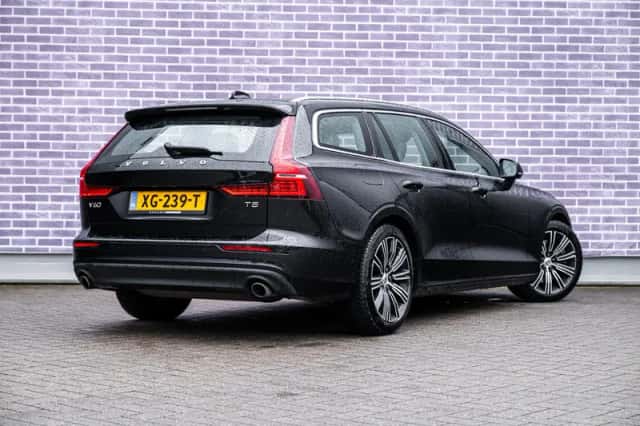Volvo V60 (2019) thumbnail 3