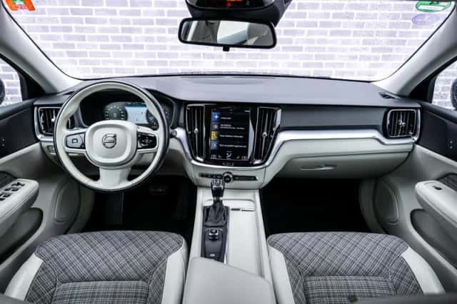 Volvo V60 (2019) thumbnail 7