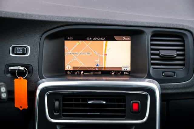 Volvo V60 (2017) thumbnail 14