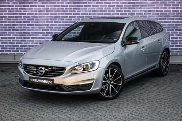 Volvo V60 (2017) thumbnail 17