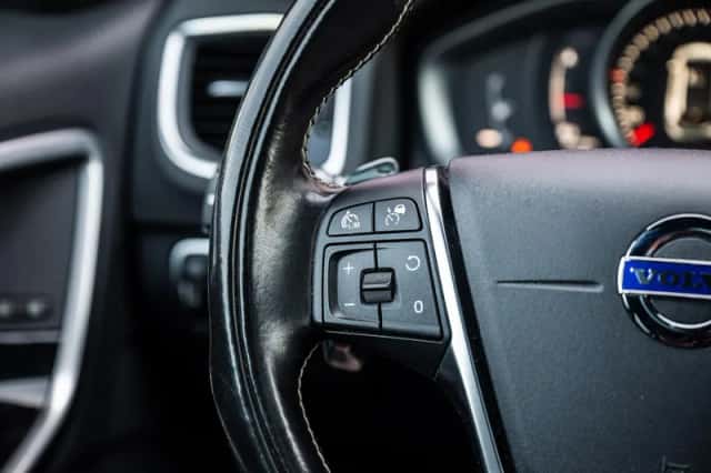 Volvo V60 (2017) thumbnail 26