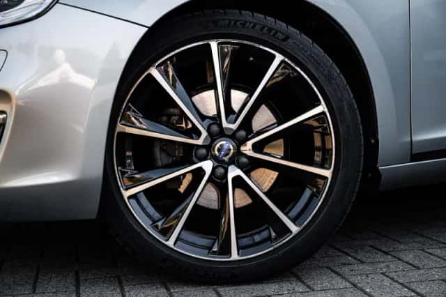 Volvo V60 (2017) thumbnail 36