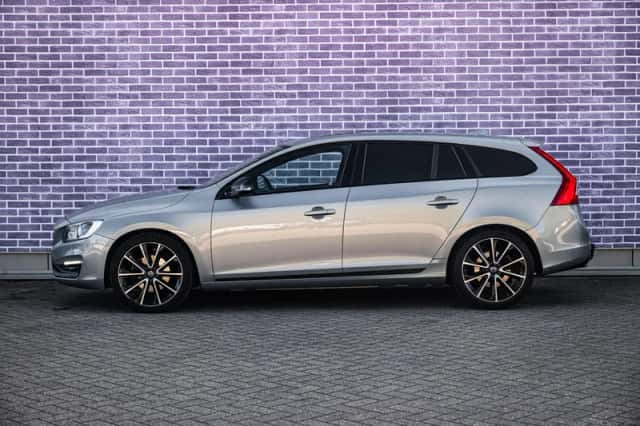 Volvo V60 (2017) thumbnail 6