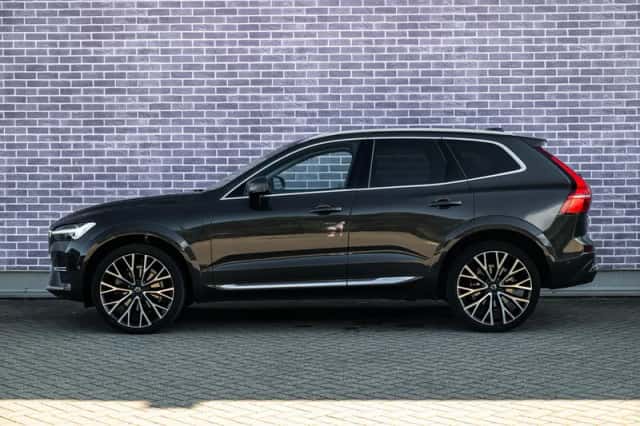 Volvo XC60 (2021) thumbnail 4