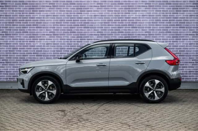 Volvo XC40 (2025) thumbnail 4