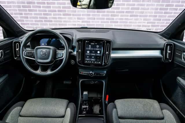 Volvo XC40 (2025) thumbnail 5