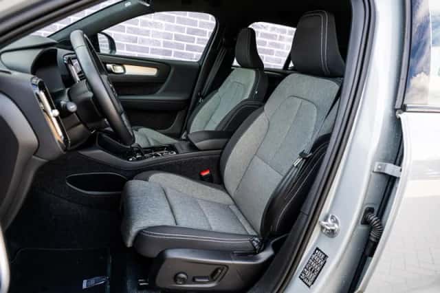 Volvo XC40 (2025) thumbnail 6