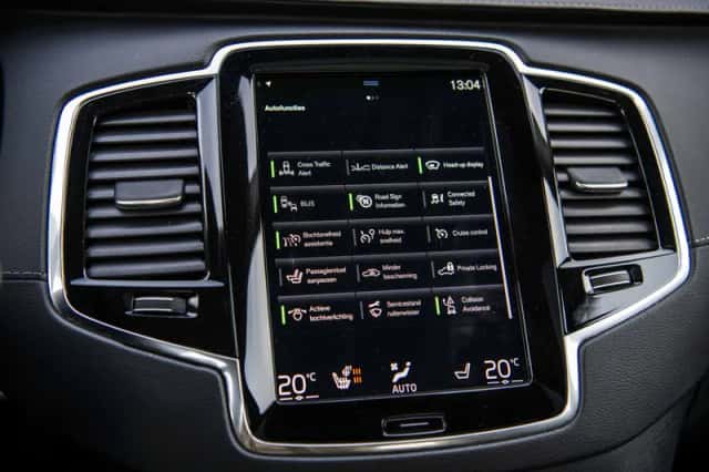 Volvo XC90 (2022) thumbnail 22