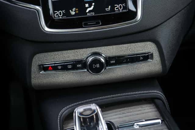 Volvo XC90 (2022) thumbnail 27