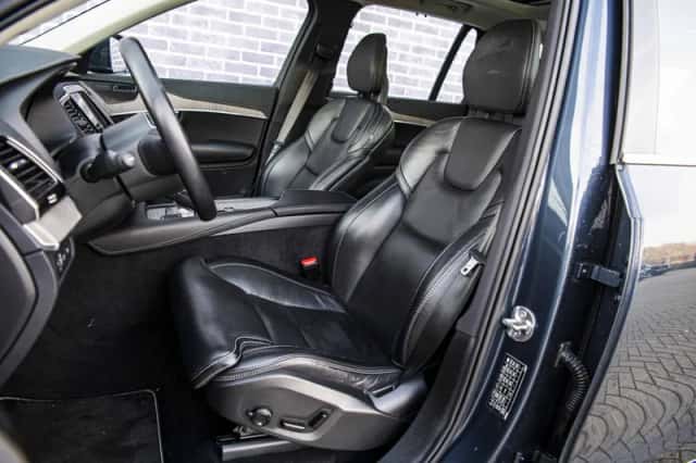 Volvo XC90 (2022) thumbnail 8