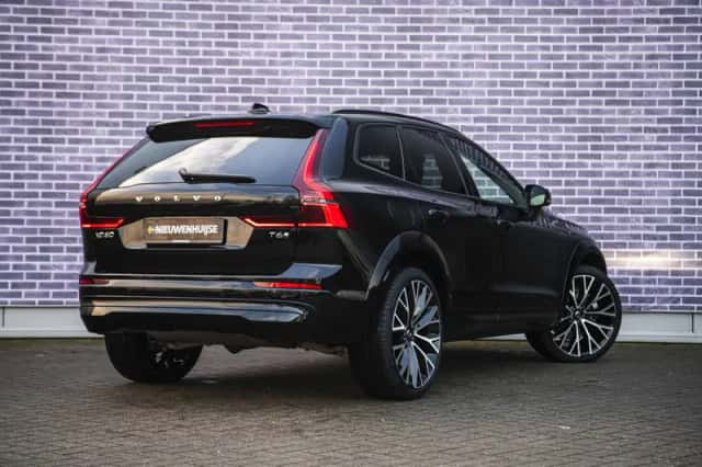 Volvo XC60 (2025) thumbnail 4