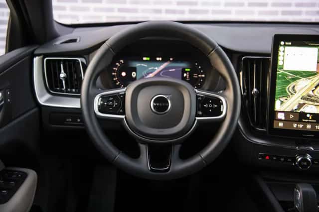 Volvo XC60 (2025) thumbnail 5