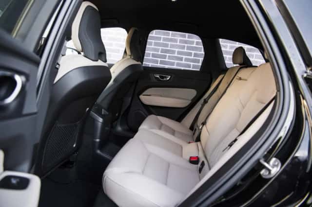 Volvo XC60 (2025) thumbnail 9
