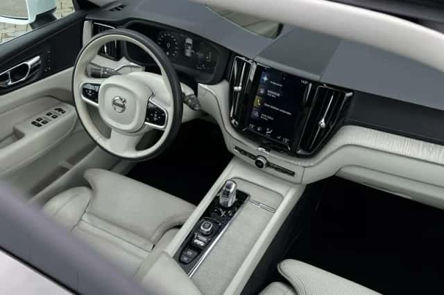 Volvo XC60 (2018) thumbnail 11