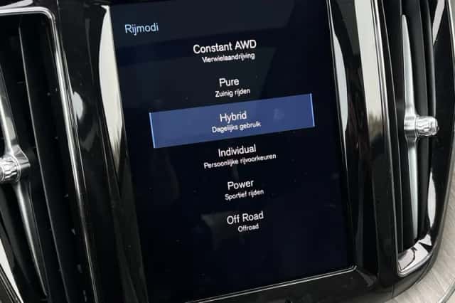 Volvo XC60 (2018) thumbnail 14