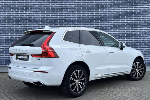 Volvo XC60 (2018) thumbnail 3
