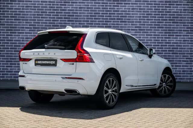 Volvo XC60 (2018) thumbnail 3