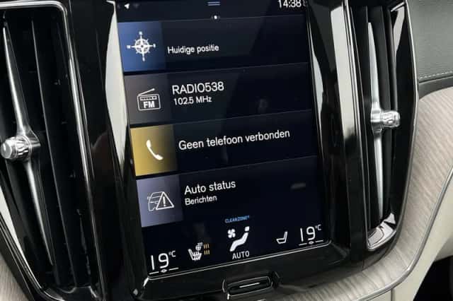 Volvo XC60 (2018) thumbnail 25