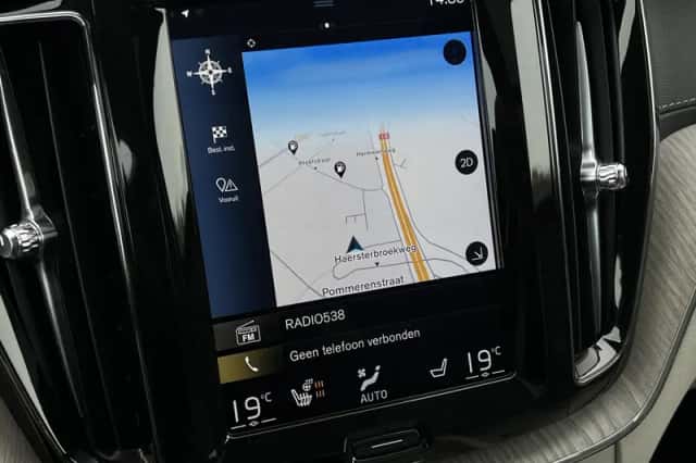 Volvo XC60 (2018) thumbnail 30