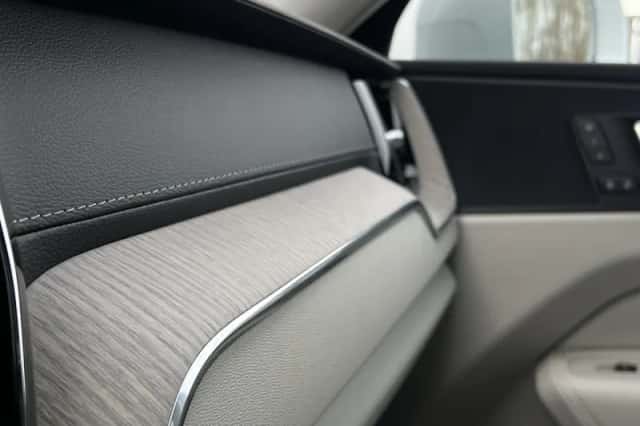 Volvo XC60 (2018) thumbnail 36