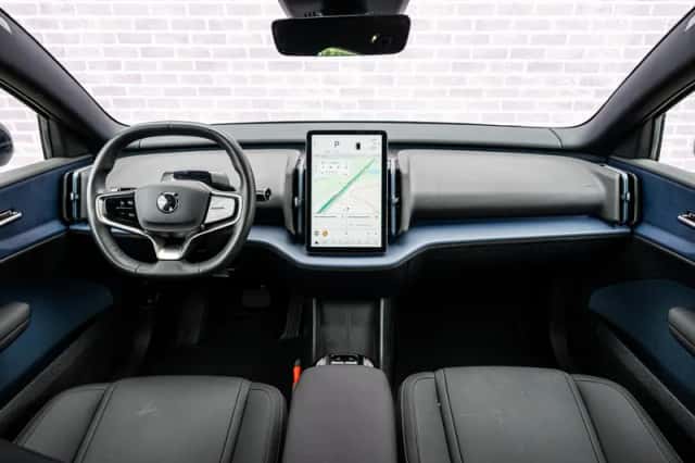 Volvo EX30 (2024) thumbnail 5