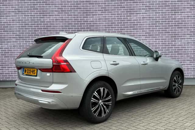 Volvo XC60 (2021) thumbnail 3