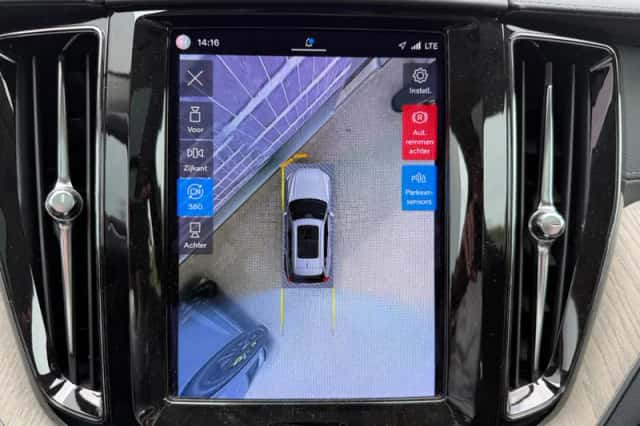 Volvo XC60 (2021) thumbnail 6