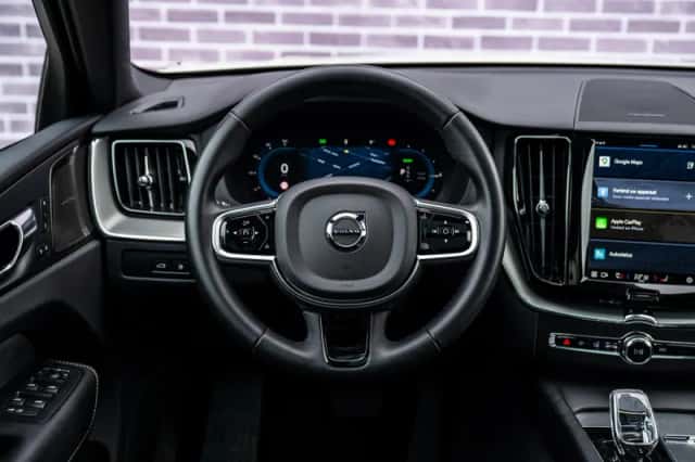 Volvo XC60 (2025) thumbnail 4