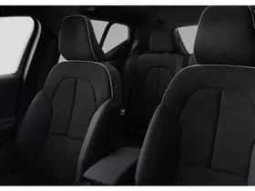 Volvo EX40 thumbnail 3